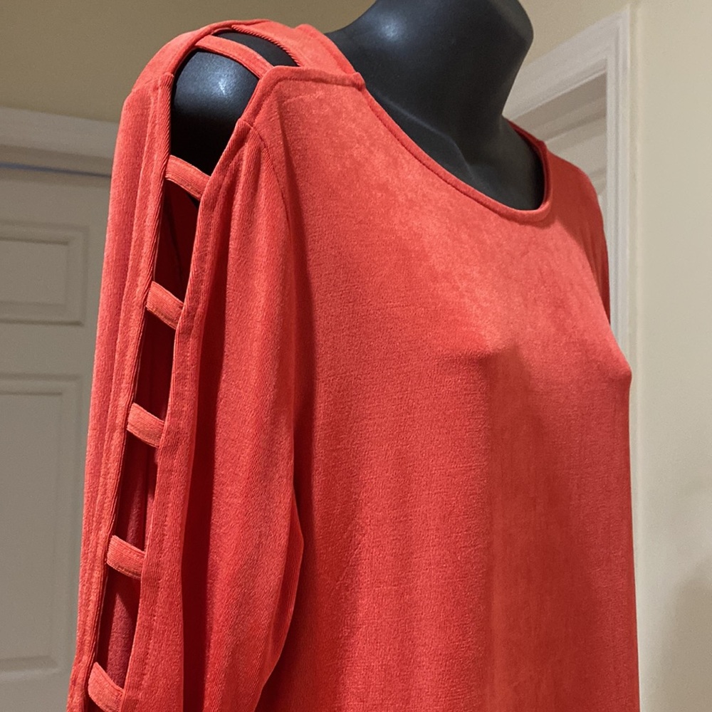 CHICO’S Coral Top, 3/4 ladder Sleeve  ~ Chico Size 2 ( NWT )